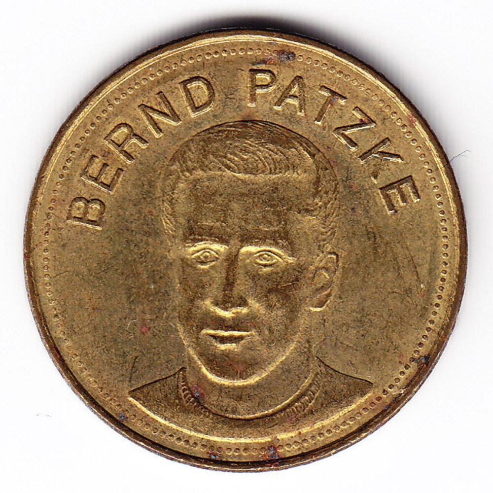 1969 SHELL Germany Bernd Patzke Football Medal (b74)
